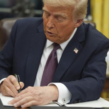 US President Donald Trump has signed an executive order to end birthright citizenship [AP Photo / Evan Vucci]