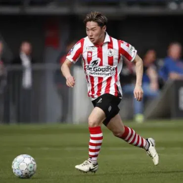 Japanese youngster Shunsuke Mito rescued a point for Sparta Rotterdam in Holland