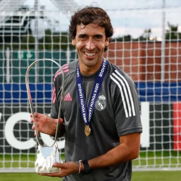 Raul leaves Real Madrid